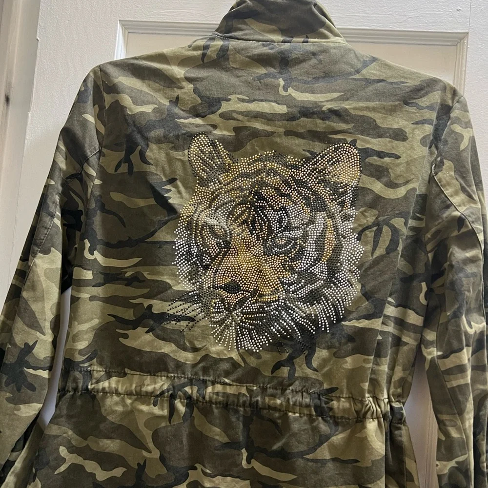 Ashley By 26 Women's Camouflage Tiger Embellished Jacket Size Small - Picture 2 of 8